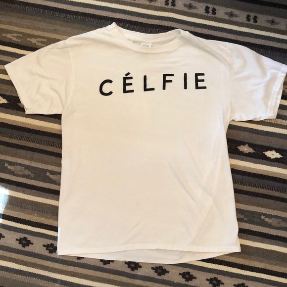 Gildan Tops - Celfie tee shirt